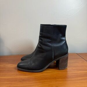 Lucky Brand Black Round Toe Stacked Heel Ankle Bootie Leather Upper Moto Neutral